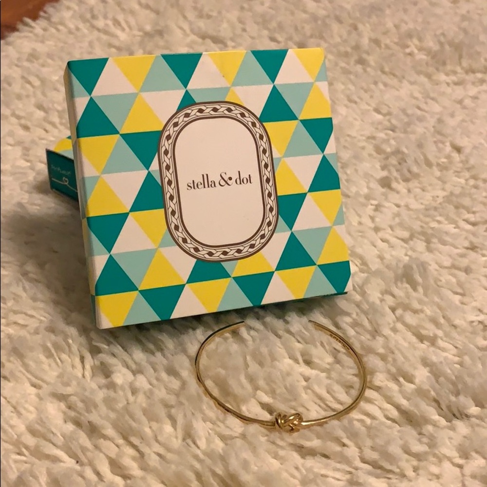 S&D Simple Knot Cuff